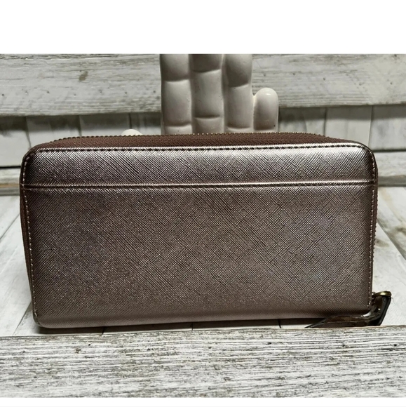 Kate Spade zip around wallet - Picture 3 of 6